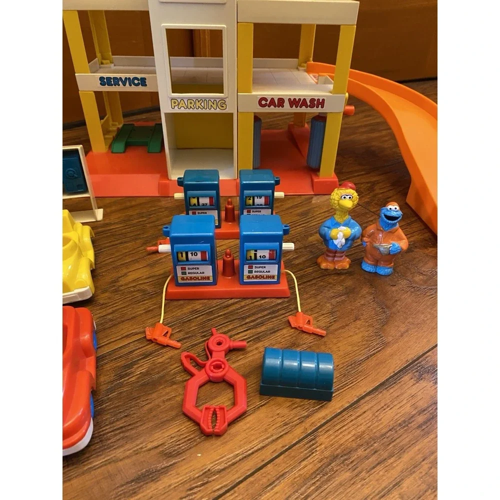 VTG Sesame Street Parking Garage Service Station Illco Cars Big Bird Cookie Toy